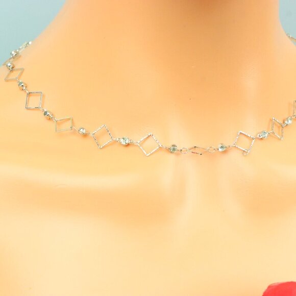 Delicate & Contemporary Necklace Chain, A Lovely Choice for Women, EVCH1858 - Picture 3 of 10